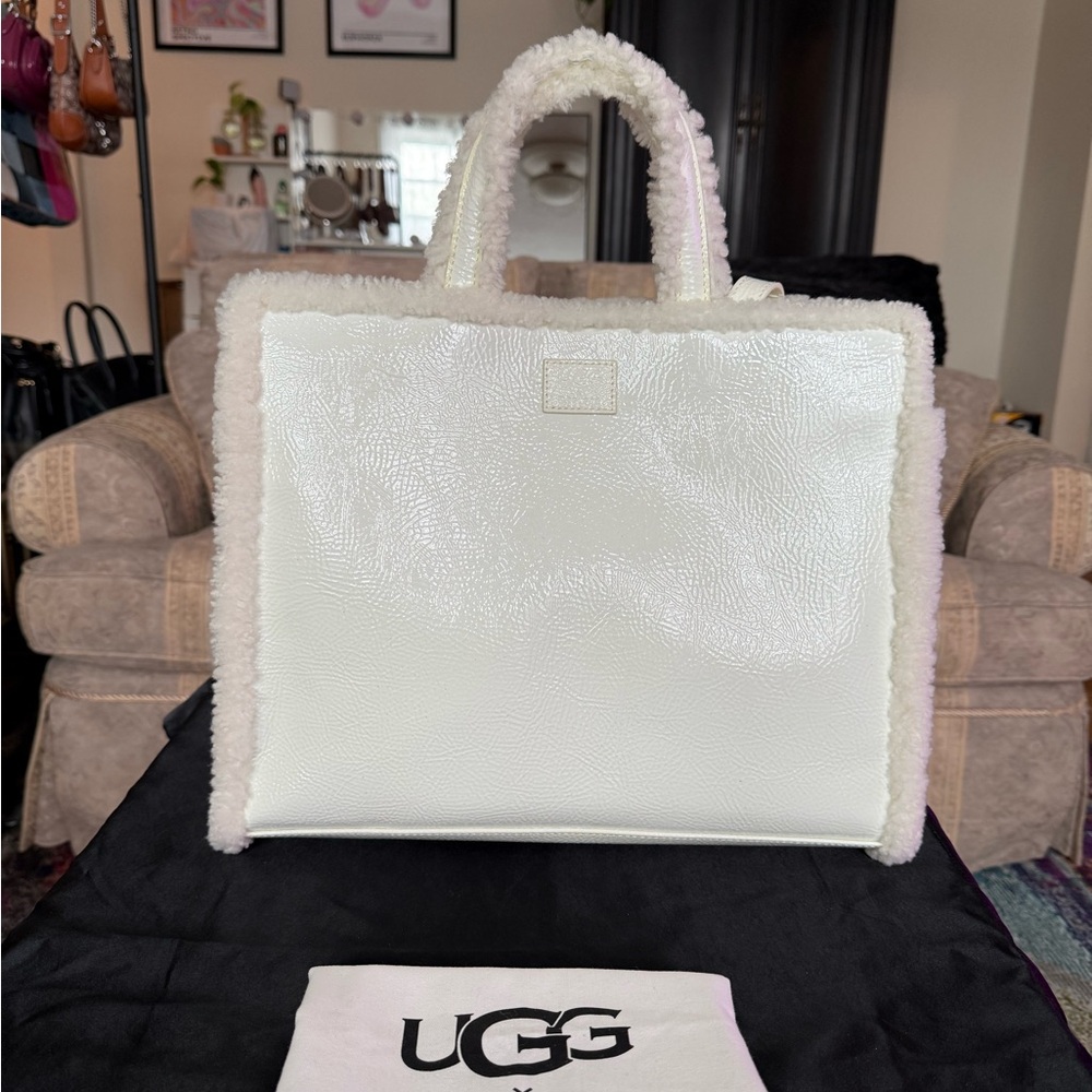 UGG x Telfar White Crinkle Bag in Medium - Picture 3 of 9